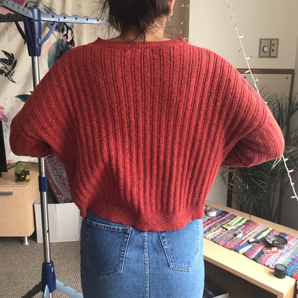 Cropped sweater - Picture 2 of 2